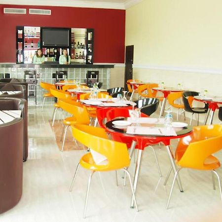 Milestone Hotel Ogombo Экстерьер фото