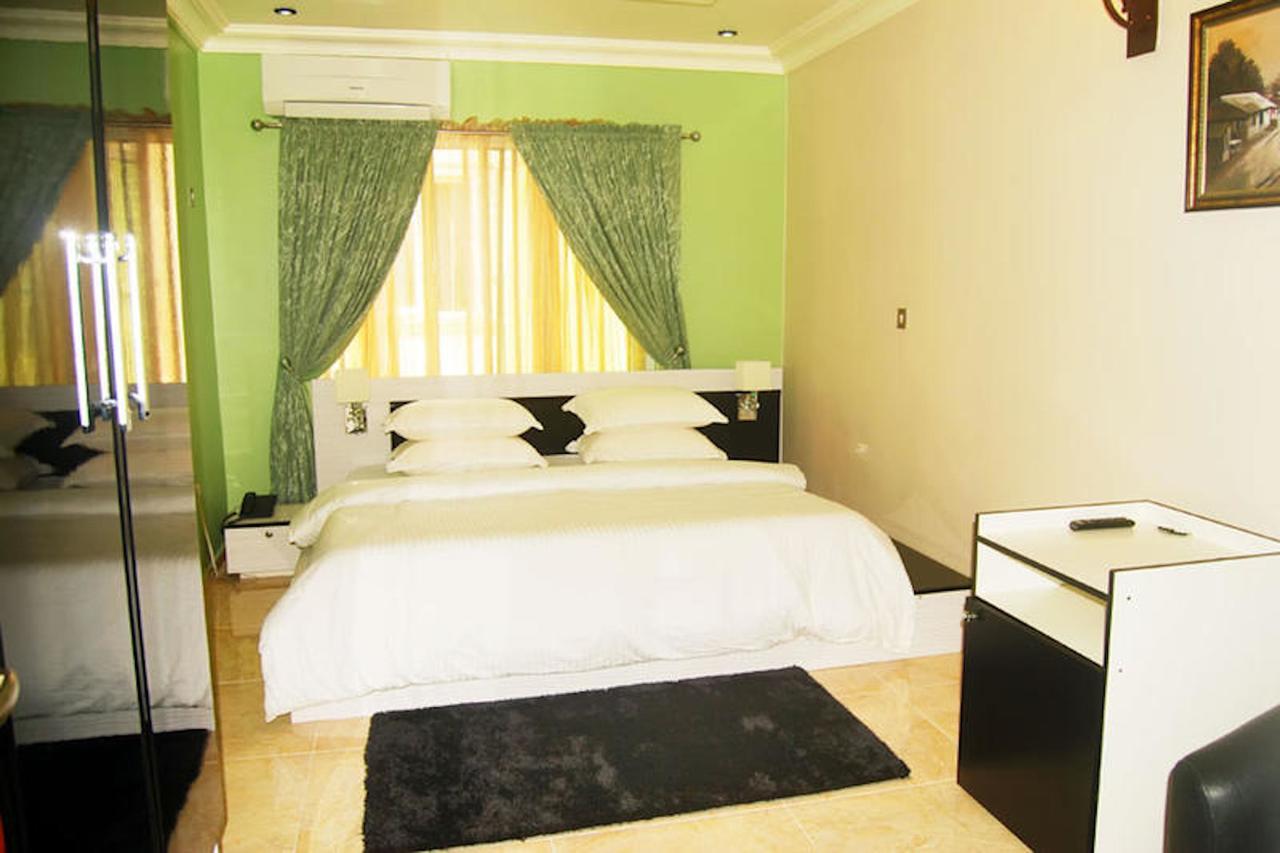 Milestone Hotel Ogombo Экстерьер фото