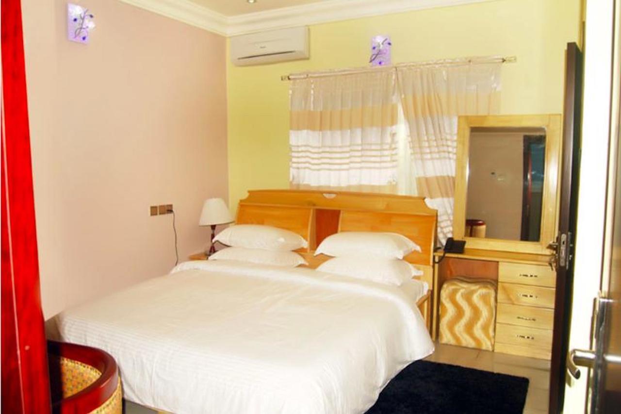 Milestone Hotel Ogombo Экстерьер фото