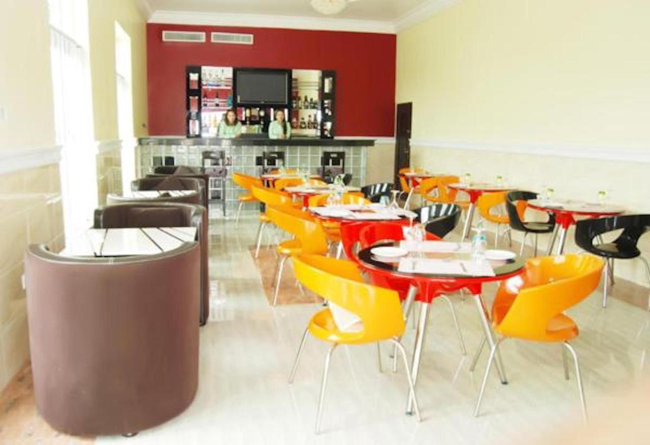 Milestone Hotel Ogombo Экстерьер фото